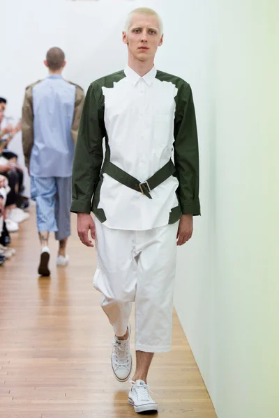 Look 49